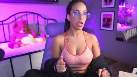 Snapshot of millie_volturi chatting on July 28, 4:39 pm millie_volturi online show from July 28, 4:39 pm
