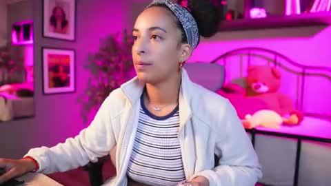 Snapshot of millie_volturi chatting on August 1, 12:37 pm millie_volturi online show from August 1, 12:37 pm