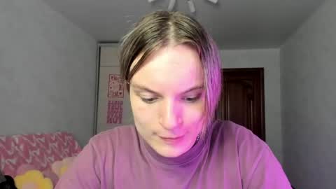 Snapshot of millikira006 chatting on May 23, 4:39 am mili-kira online show from May 23, 4:39 am
