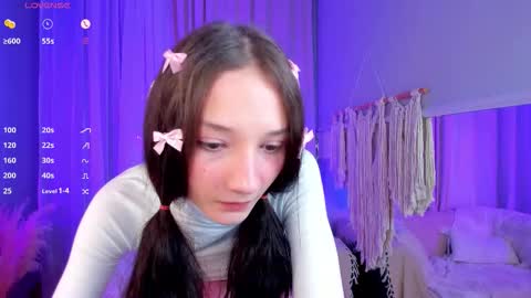 milliminimouse online show from October 12, 4:50 pm