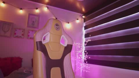 MILLY online show from December 2, 7:20 pm