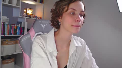 Snapshot of milly_ross23 chatting on December 13, 7:58 am Milly online show from December 13, 7:58 am