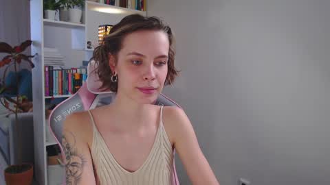 Snapshot of milly_ross23 chatting on December 28, 7:55 am Milly online show from December 28, 7:55 am