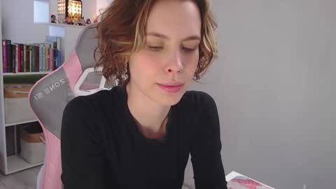 Snapshot of milly_ross23 chatting on February 1, 7:05 am Milly online show from February 1, 7:05 am