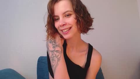 Snapshot of milly_ross23 chatting on October 14, 7:09 am Milly online show from October 14, 7:09 am