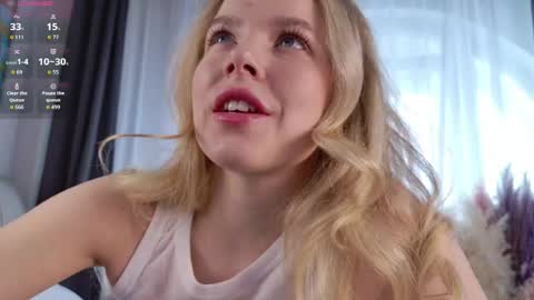 Snapshot of milly_shy chatting on April 17, 6:49 am Milly online show from April 17, 6:49 am