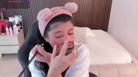 Snapshot of millyevans1 chatting on August 5, 2:58 am millyevans1 online show from August 5, 2:58 am