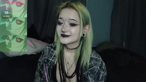 Snapshot of milten_trish chatting on February 24, 6:50 pm milten_trish online show from February 24, 6:50 pm