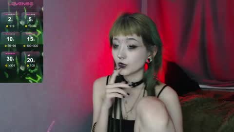Snapshot of milten_trish chatting on April 26, 1:58 am milten_trish online show from April 26, 1:58 am