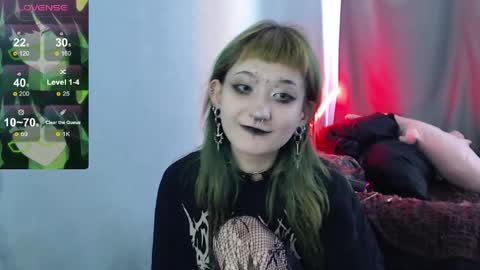 Snapshot of milten_trish chatting on May 8, 1:49 pm milten_trish online show from May 8, 1:49 pm