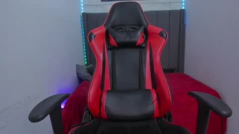 Snapshot of miluuu18 chatting on January 13, 3:12 am Miluu online show from January 13, 3:12 am