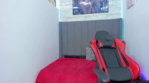 Snapshot of miluuu18 chatting on January 24, 3:00 am Miluu online show from January 24, 3:00 am