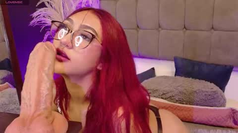 miluv19 online show from October 11, 9:02 pm