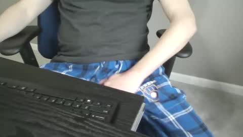 Snapshot of milwaukeebadger24 chatting on March 13, 1:51 pm milwaukeebadger24 online show from March 13, 1:51 pm