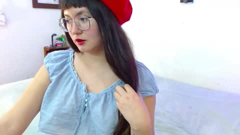 mily_baker online show from December 16, 3:44 am