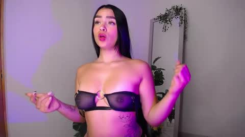 Mily Ortiz online show from February 12, 3:51 pm