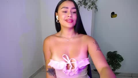 Mily Ortiz online show from March 19, 3:38 pm