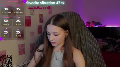 Snapshot of milyamess chatting on February 19, 6:04 pm Emily online show from February 19, 6:04 pm