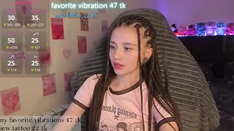 Snapshot of milyamess chatting on July 23, 6:17 pm Emily online show from July 23, 6:17 pm