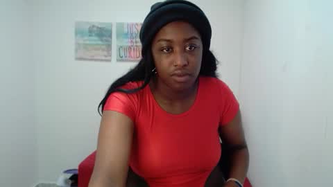 Snapshot of milykabigass69 chatting on October 24, 1:40 pm milykabigass69 online show from October 24, 1:40 pm