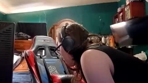 Snapshot of mimi142 chatting on March 19, 5:28 pm mimi142 online show from March 19, 5:28 pm