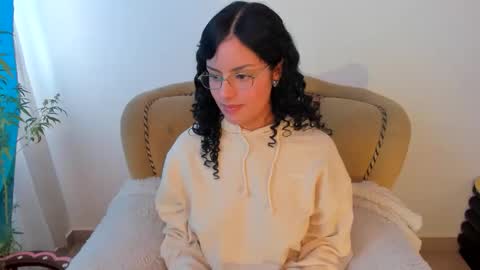 Mimii  online show from November 7, 9:04 pm