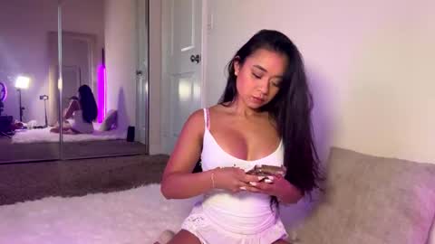 Snapshot of mimibabyxxx chatting on October 25, 12:18 am Mimi Baby online show from October 25, 12:18 am