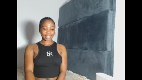 mimi online show from October 31, 11:17 pm