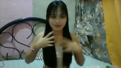Snapshot of mimiyolove chatting on February 9, 12:19 pm mimiyolove online show from February 9, 12:19 pm