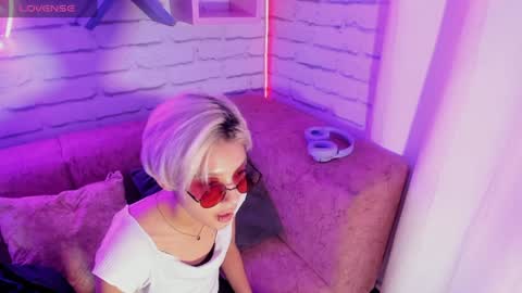 Snapshot of min_minjil chatting on January 11, 12:07 pm Minji online show from January 11, 12:07 pm