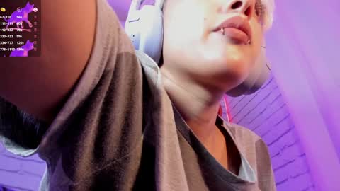 Snapshot of min_minjil chatting on January 16, 3:02 pm Minji online show from January 16, 3:02 pm