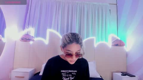 Snapshot of min_minjil chatting on February 2, 11:51 am Minji online show from February 2, 11:51 am