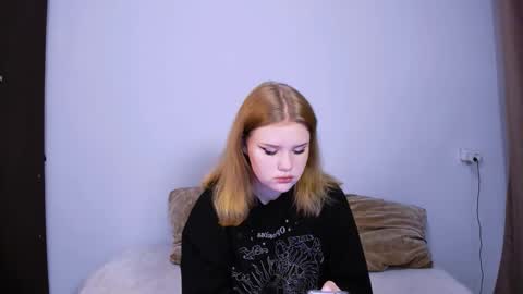 hi Im Mina  online show from September 30, 11:10 pm