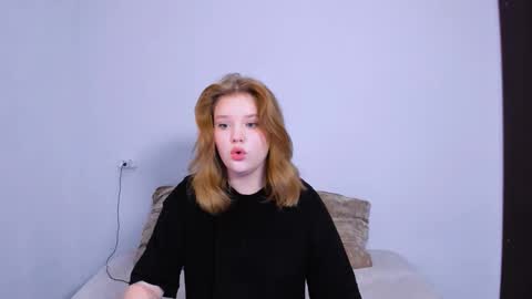 hi Im Mina  online show from October 16, 10:22 pm