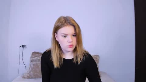 hi Im Mina  online show from October 23, 10:41 pm