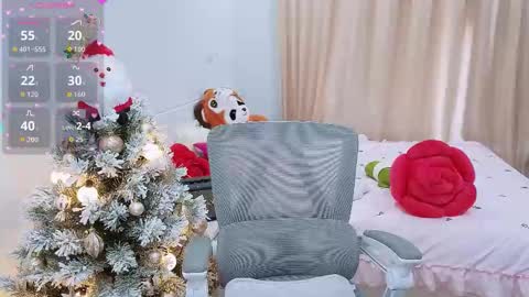 Snapshot of mina_686 chatting on December 15, 8:29 am mina_686 online show from December 15, 8:29 am