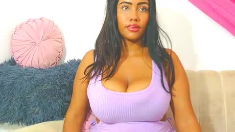 mina_hotty online show from April 17, 6:00 pm