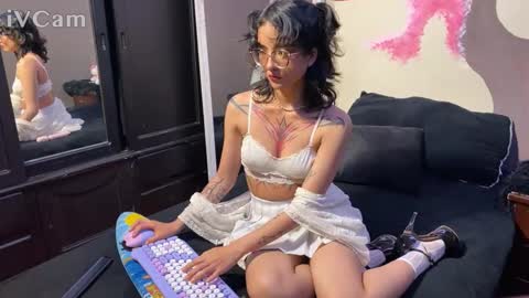 Suki 3 online show from February 5, 1:10 am