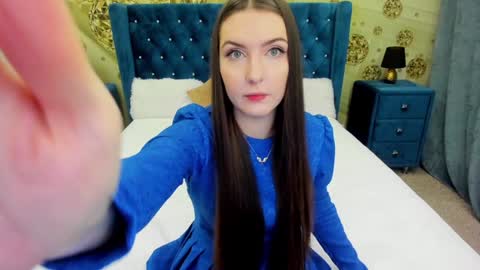 minchelskatrina online show from January 4, 6:09 am