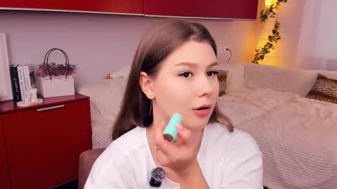 Mindi online show from October 9, 7:17 am