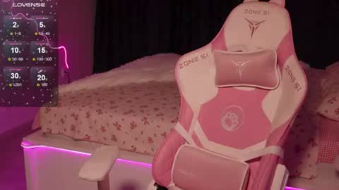 Emily online show from July 7, 3:16 pm