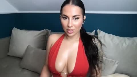 Snapshot of mindy_erotic chatting on October 31, 5:36 pm Mindy online show from October 31, 5:36 pm