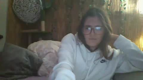 Snapshot of mindymounds chatting on October 16, 1:12 pm Mindy online show from October 16, 1:12 pm