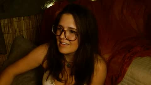 Snapshot of mindymounds chatting on March 4, 9:37 am Mindy online show from March 4, 9:37 am