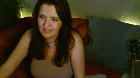 Snapshot of mindymounds chatting on March 5, 9:05 am Mindy online show from March 5, 9:05 am