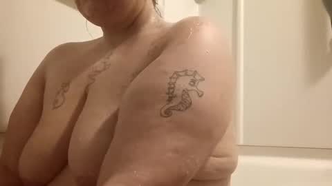 Snapshot of mindyourvib3z chatting on February 10, 3:21 am mindyourvib3z online show from February 10, 3:21 am