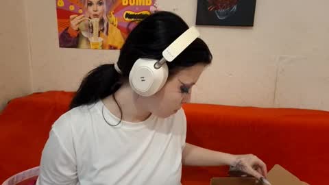 Mindy online show from February 20, 6:37 am