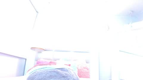Snapshot of minene_mikami chatting on April 11, 12:09 pm minene_mikami online show from April 11, 12:09 pm