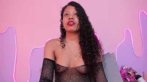 Snapshot of mingie_rouse chatting on April 7, 3:07 am Mingie online show from April 7, 3:07 am