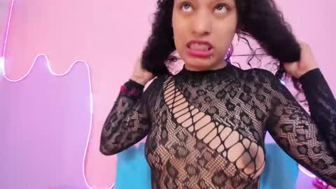 Snapshot of mingie_rouse chatting on May 7, 3:12 am Mingie online show from May 7, 3:12 am